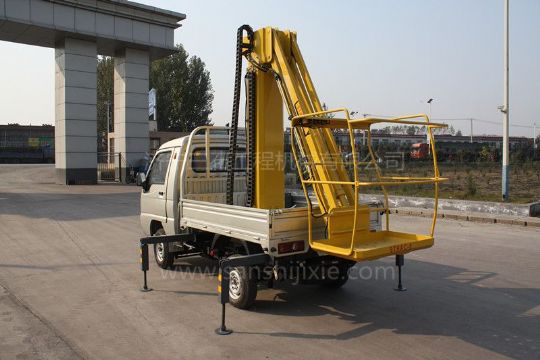 點擊查看詳細(xì)信息<br>標(biāo)題：小型電動高空作業(yè)車 閱讀次數(shù)：3034