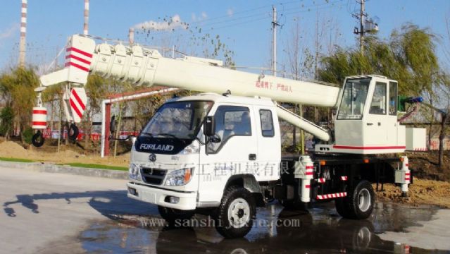 點擊查看詳細信息<br>標題：8噸汽車吊 閱讀次數：2849