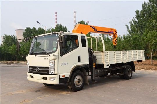 點擊查看詳細信息<br>標題：5噸凱馬隨車吊 閱讀次數：2340