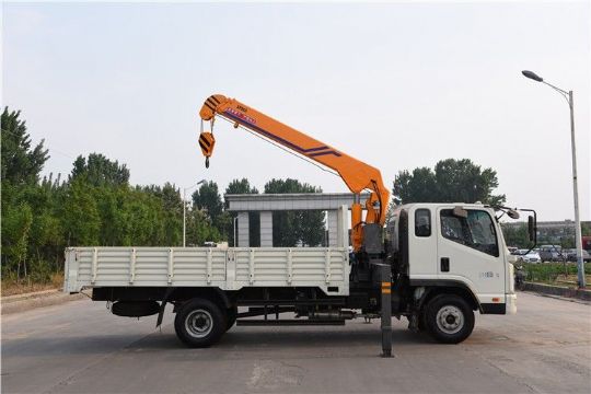 點擊查看詳細信息<br>標題：5噸凱馬隨車吊3節臂 閱讀次數：2504