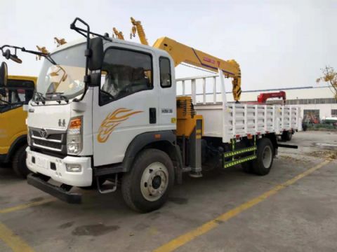 點擊查看詳細信息<br>標題：5噸重汽豪曼隨車吊 閱讀次數：2653